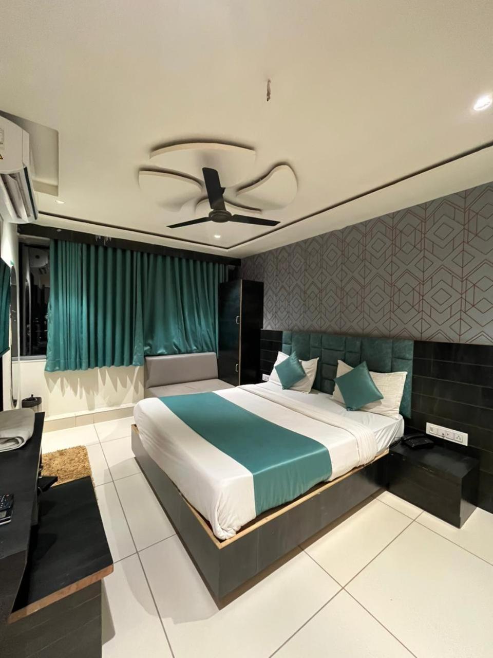 Prime View Hotel Ahmedabad Bilik gambar