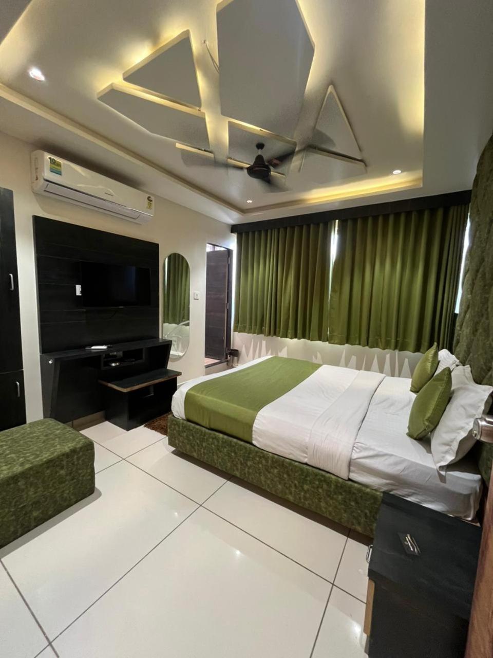 Prime View Hotel Ahmedabad Luaran gambar